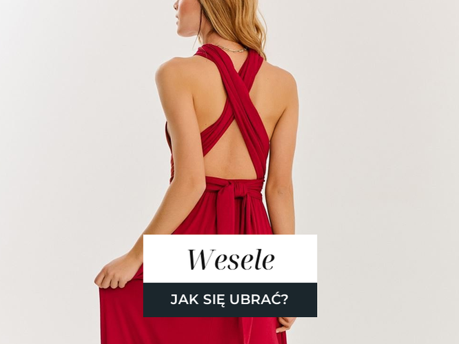 Elegancka gościni weselna w sukience w stonowanym kolorze.