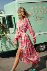 naoko różowa sukienka wiskozowa w kwiaty