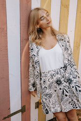 Szorty z lnem Fresco of Desire