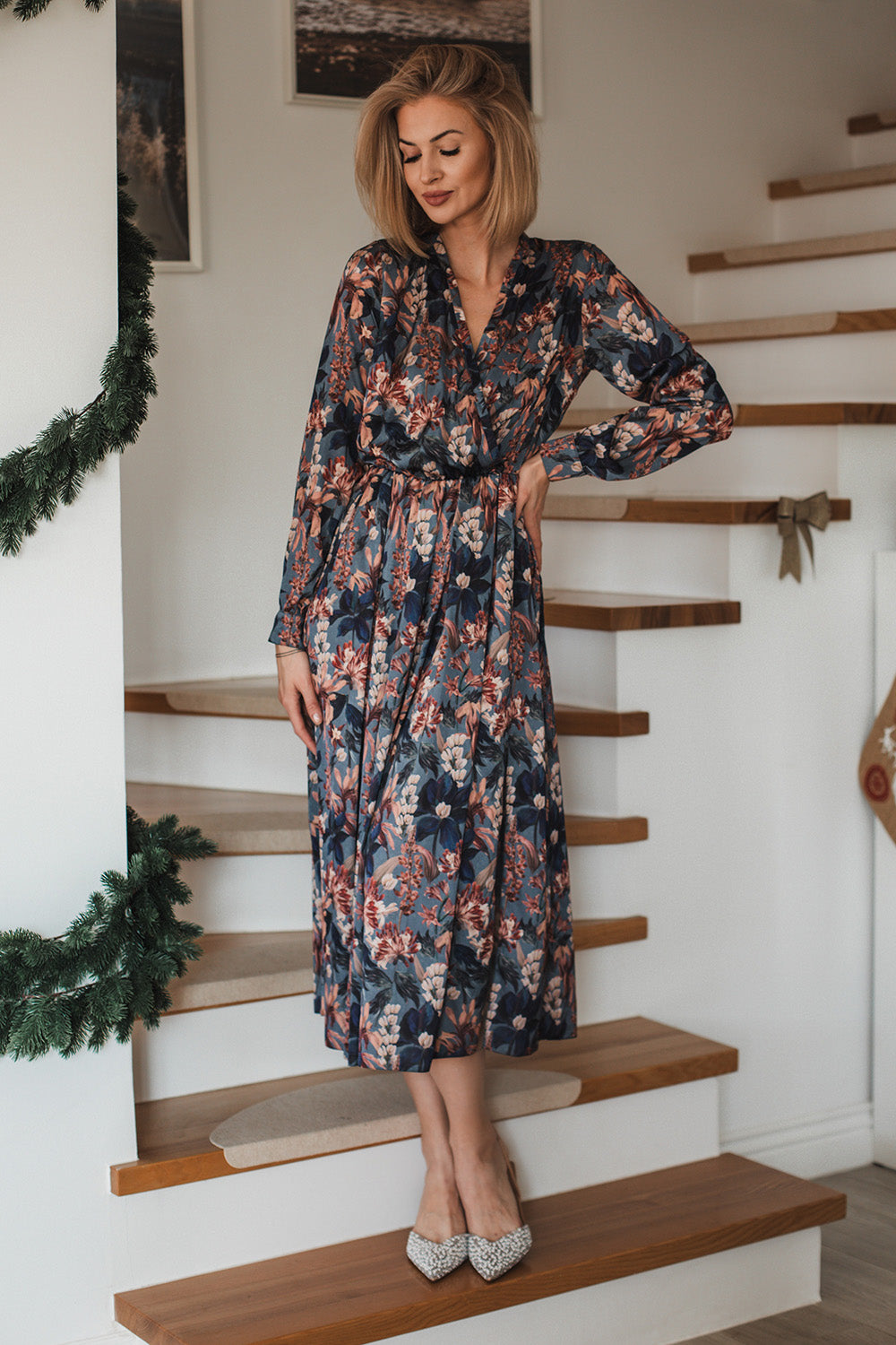 długa sukienka z wiązaniem naoko