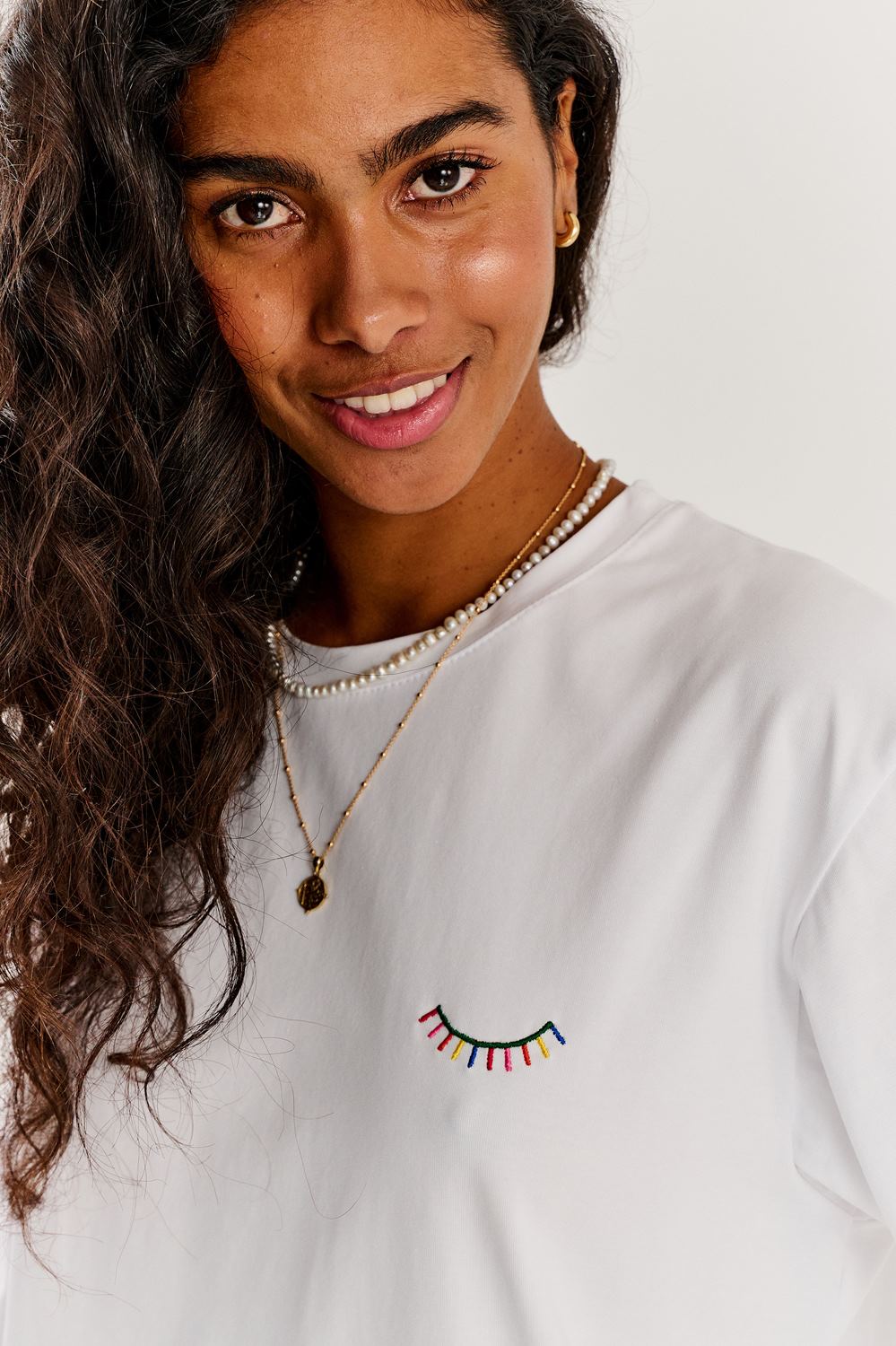 naoko t-shirt bawełniany biały z nadrukiem