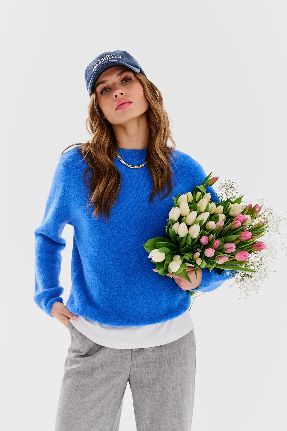 naoko sweter wełniany oversize w kolorze niebieskim