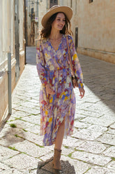 sukienka midi w kwiaty liliowa kopertowy dekolt