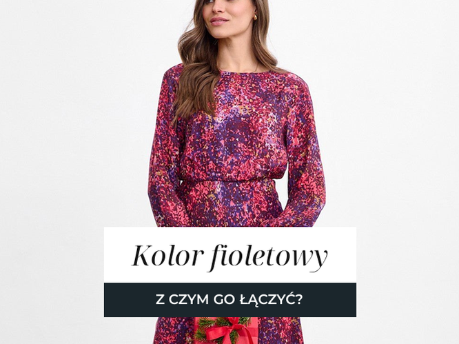 Kobieta w długiej fioletowej sukience we wzór, głęboki odcień z czerwoną nutą.