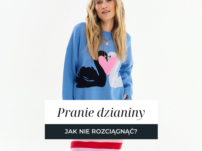 Dzianinowy sweter w błękicie, widoczny splot