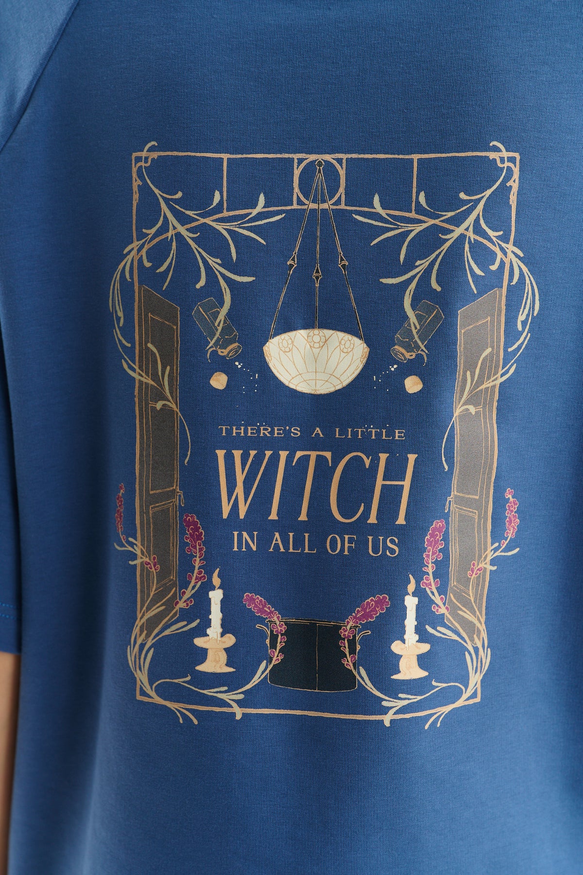 T-shirt Sally A Little Witch
