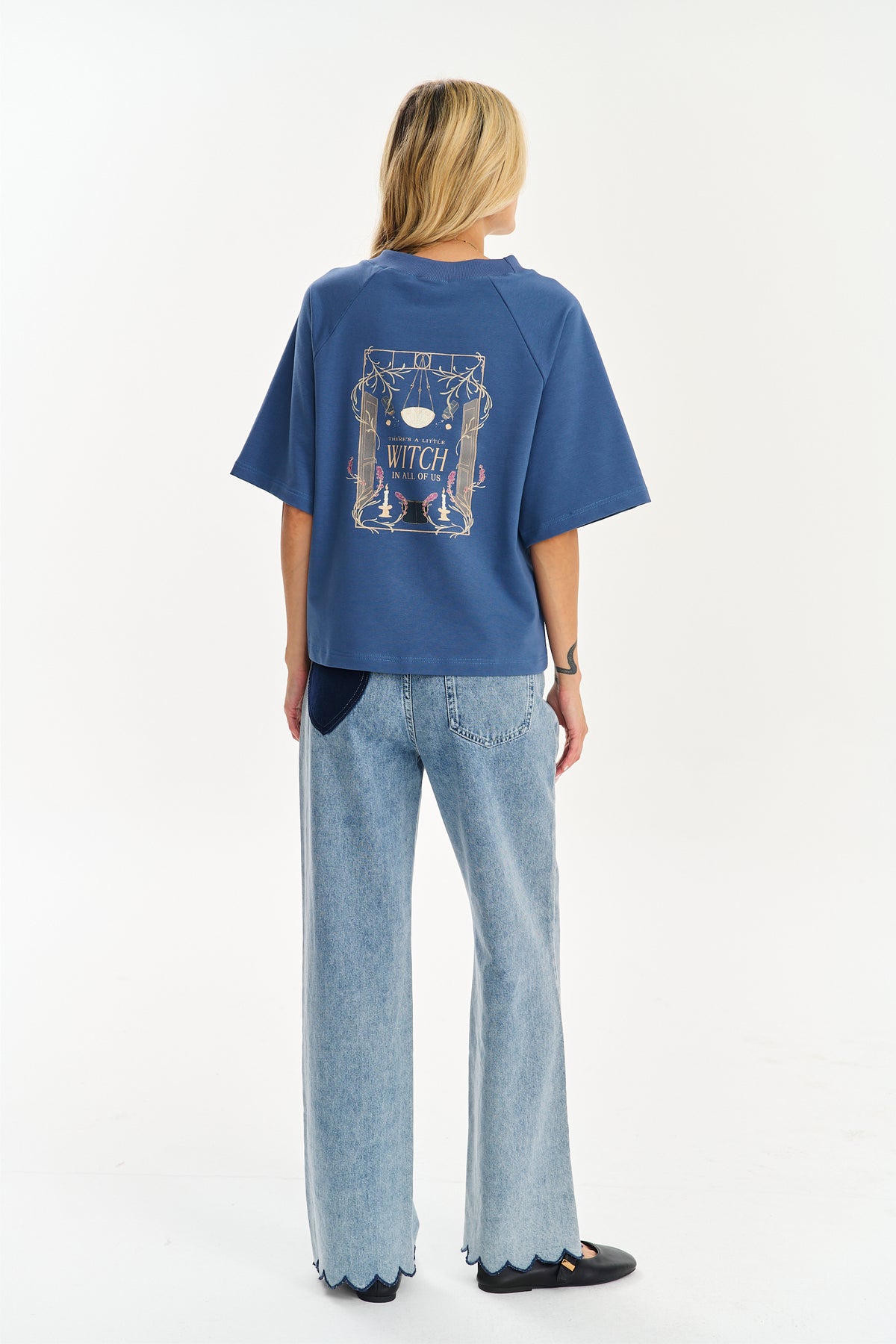T-shirt Sally A Little Witch