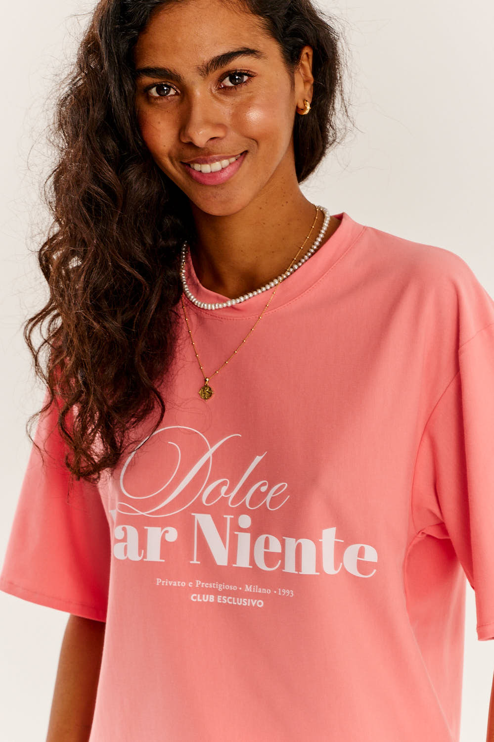 t-shirt dolce far niente w kolorze brzoskwiniowym  naoko