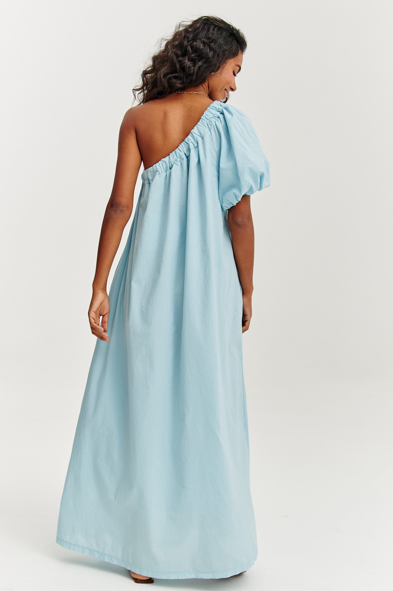 Sukienka na jedno ramię Seabreeze
