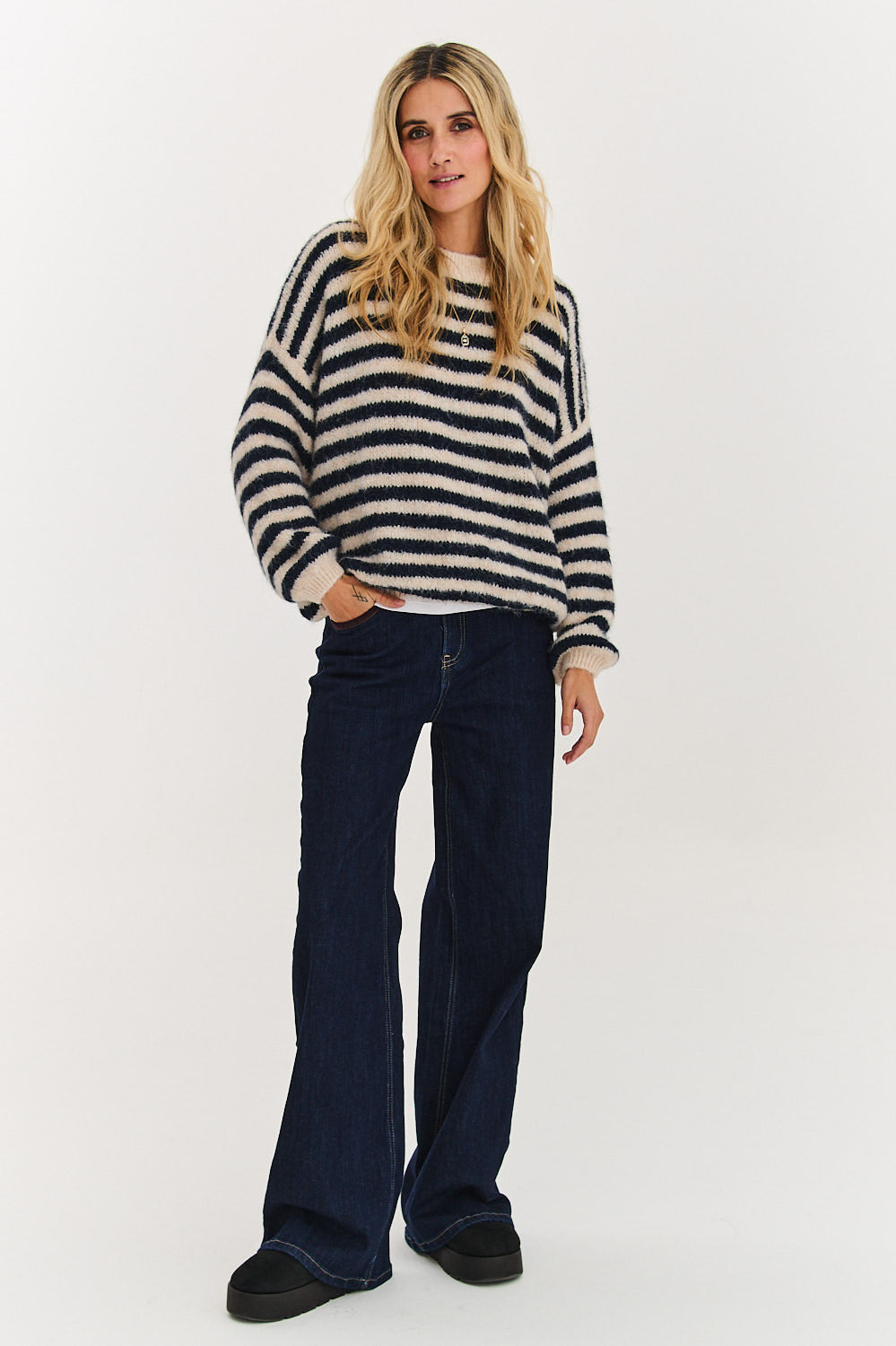 Sweter French Tale