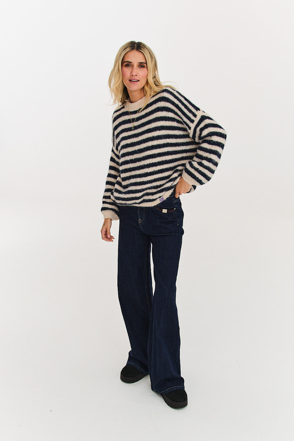Sweter French Tale