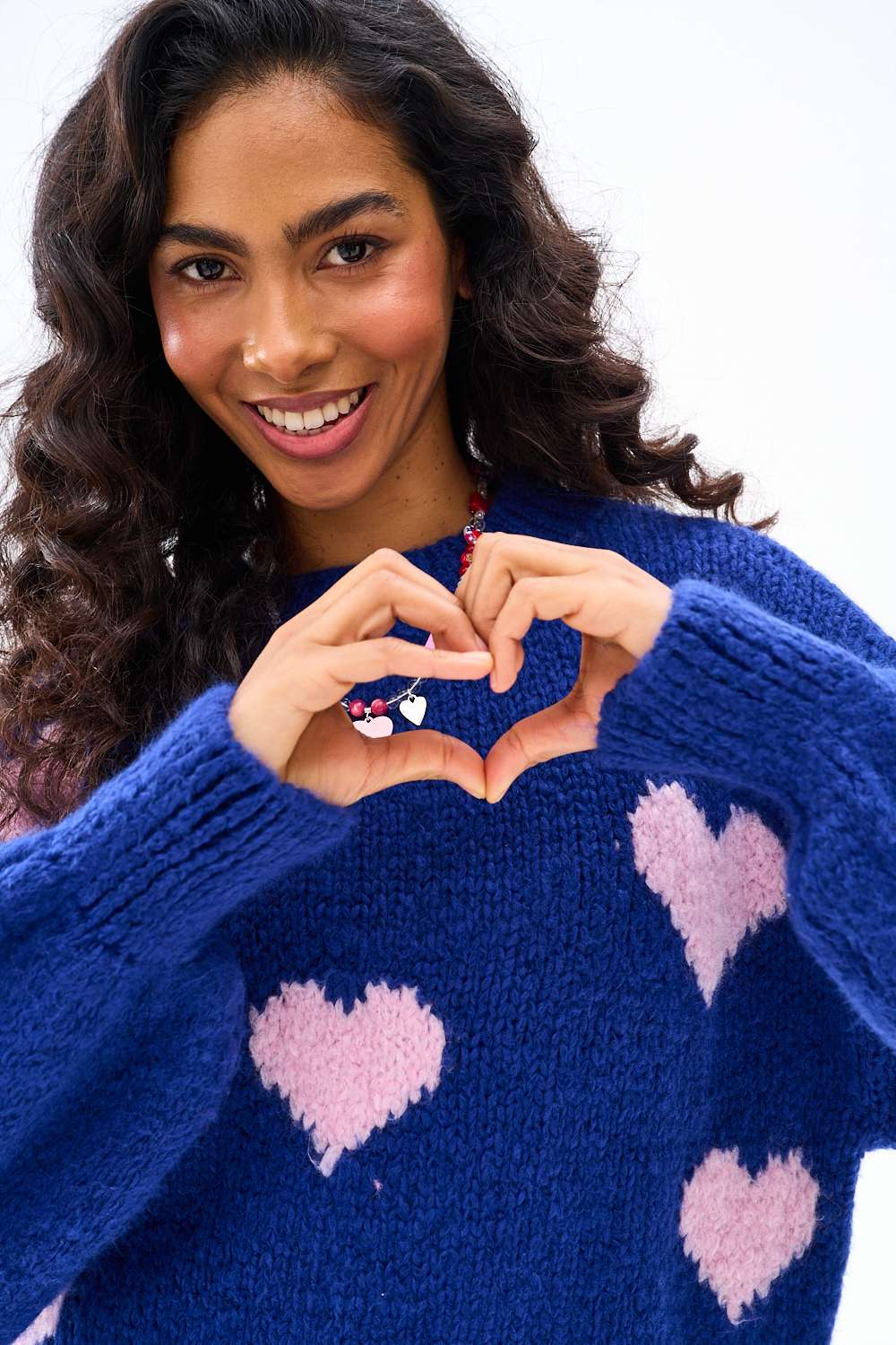 Sweter Stranger Hearts